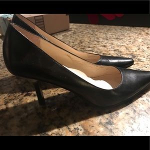 Calvin Klein size 7 black leather heels 2.5 inch